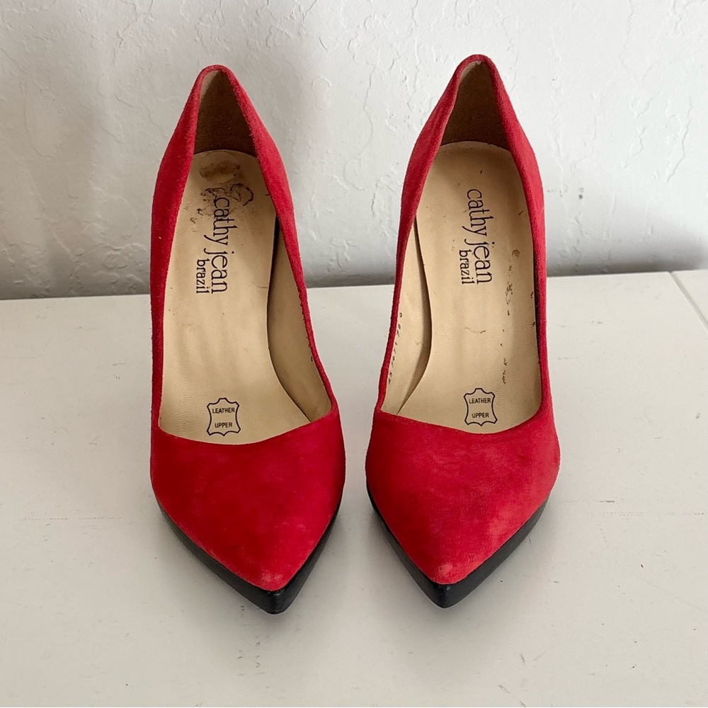 Cathy Jean Brazil Red Suede Black Heel Platform Pumps, Size 6 - Picture 4 of 11